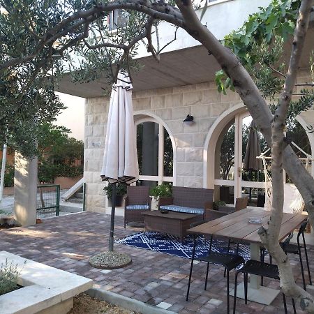 Holiday Home With Free Parking By The Beach Брела Екстер'єр фото